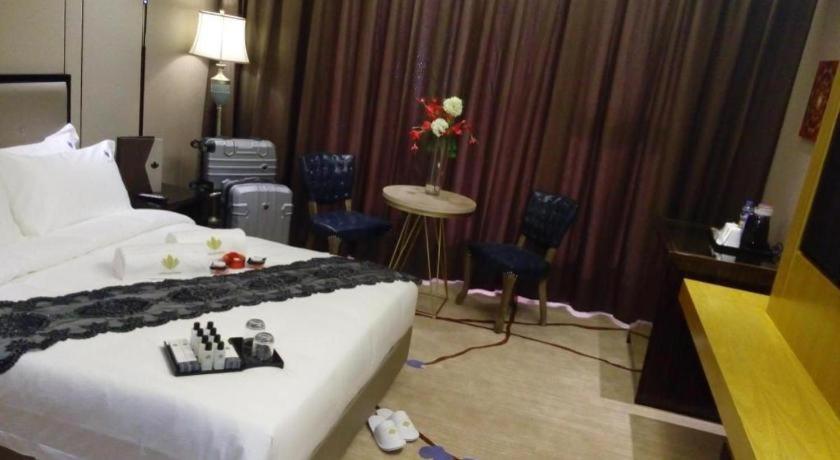 Lotus Blu Hotel Legazpi Ngoại thất bức ảnh