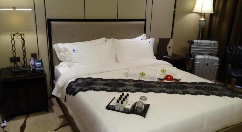 Lotus Blu Hotel Legazpi Ngoại thất bức ảnh